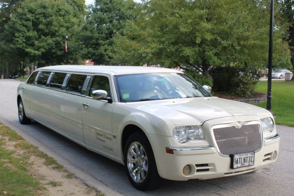 10 Passenger Chrysler Limousine