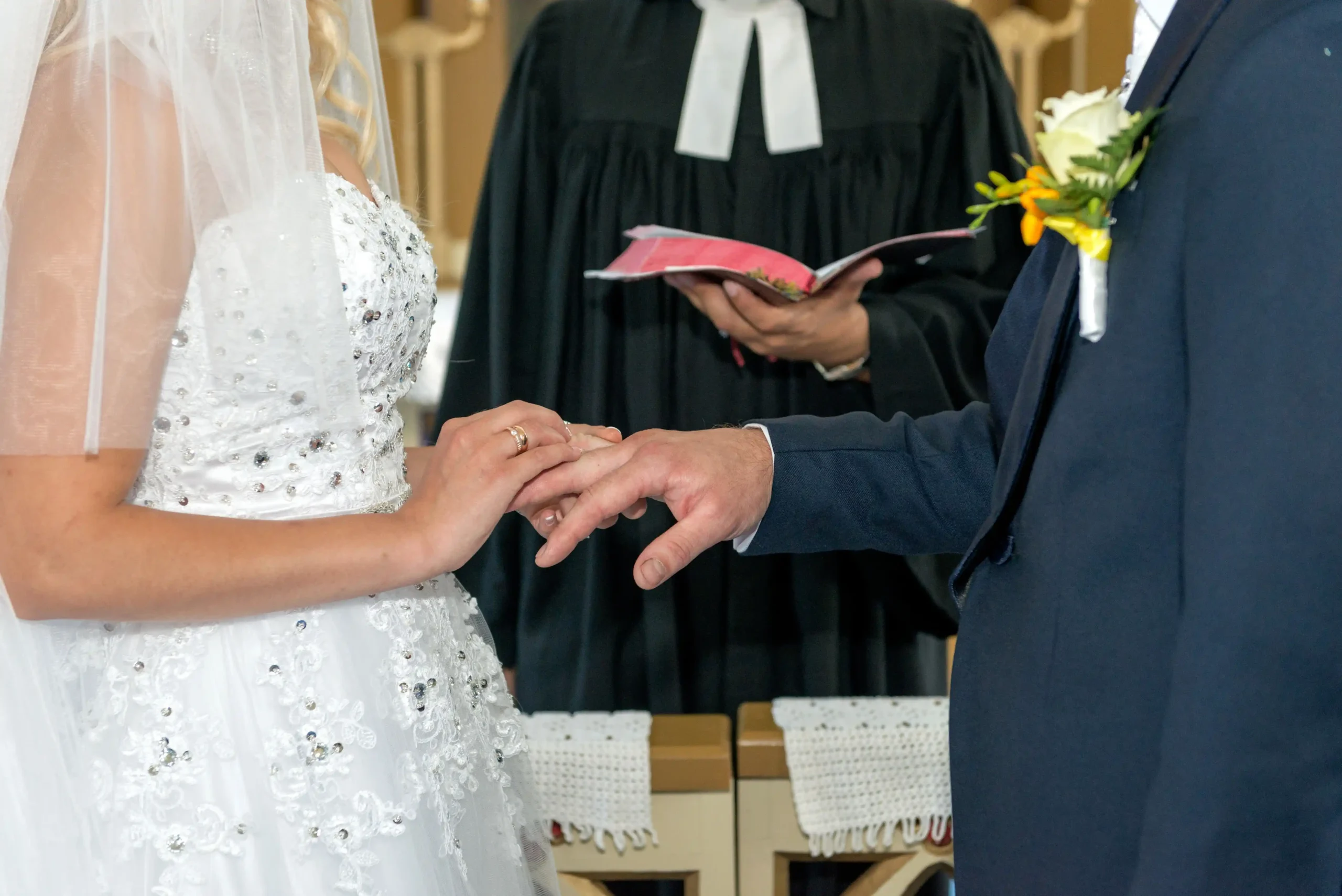 bride-and-groom-exchanging-rings-at-wedding-ceremo-2026-01-09-06-28-24-utc